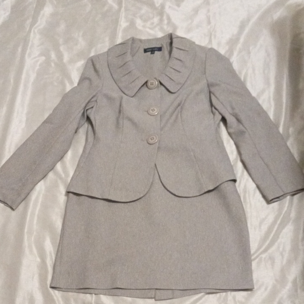First Lady Elegant Women's Gray Blazer & Skirt Ensemble Size8